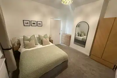 Image de Sleek 1-Bed Flat near Warwick Castle + Parking