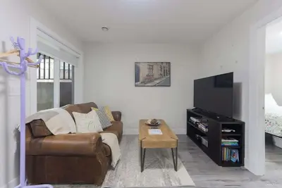 Image de The Cozy Garden Suite - South Surrey Stay
