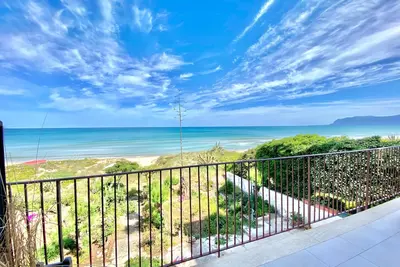 Image de Riva Marina, on the beach