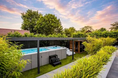 Image de Luxury spa villa with a wonderful jacuzzi and sauna!