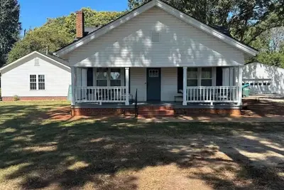 Image de Freshly renovated family home in Matthews, Nc