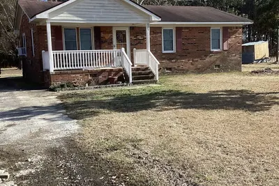 Image de 3-bedroom house in Engelhard Nc, pet friendly. 57 miles to Obx.