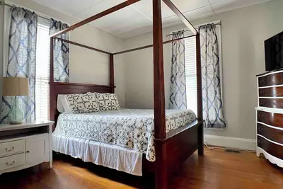 Image de Spacious 2-bedroom apartment in downtown Hamlet