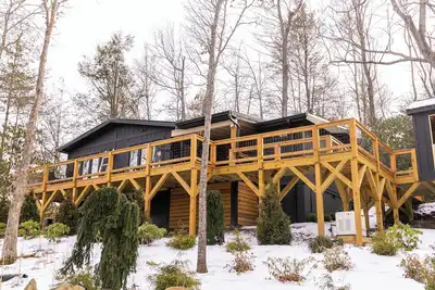 Image de Moondrift Retreat - pet friendly, hot tub, community amenities, single level home