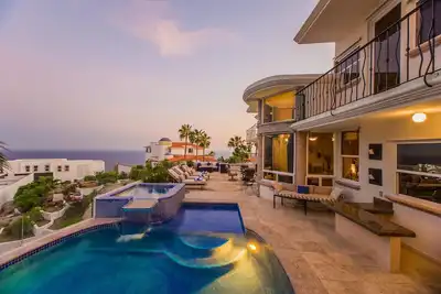 Private Villa in Pedregal, Pacific Ocean Views