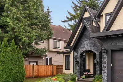 Image de Peaceful 2br Suite | Sleeps 4 | Free Parking & Wi-Fi | Near Downtown Vancouver