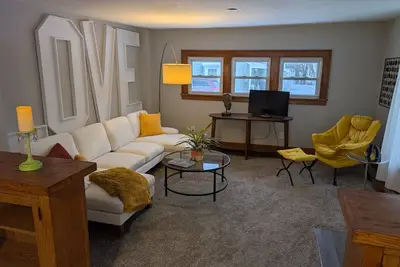 Image de Unique 3-bedroom house centerly located in charming Historic Downtown Amherst.