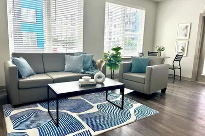 Image de Luxury Midtown Apt: Pool, Gym & 4 Bedrooms!