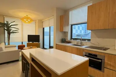 Image de 2br/2ba Palm Oasis at The Crosby