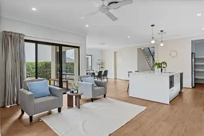 Image de 4br Family Home in Rochedale | Aussie Local Living