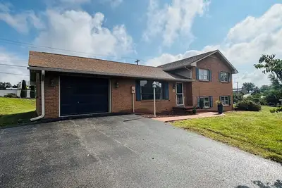 Image de Spacious 3-bedroom apartment located in delightful Blacksburg with Hvac!