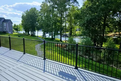 Image de Lakefront Luxury - Beach, Dock, Deck @ Lake Anna