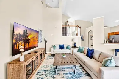 Image de Villa luxueuse de 4 chambres avec entrée privée à Kissimmee