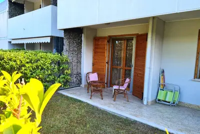 Image de Appartement confortable avec jardin privé près de la mer