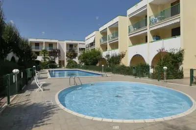Image de Duplex relaxant avec piscine et balcon