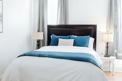 Image de Charming 2br | Pet-Friendly + Fast WiFi