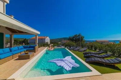 Image de Four Bedroom Luxury Villa