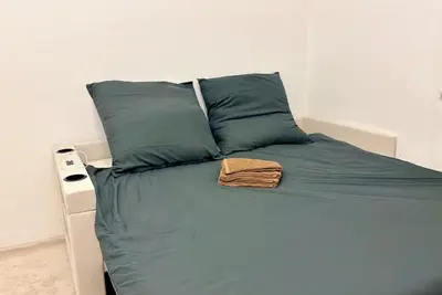 Image de Renovated & Cozy apartment with classy bathroom!