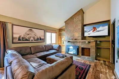 Image de New Listing | King Beds | Pool/Hot tub