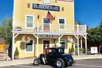 Image de Sisters Bunkhouse - 4 bedroom boutique Hotel