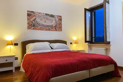 Image de Verona Red Suite: Comfort & Parking Space Between Arena & Fairgrounds