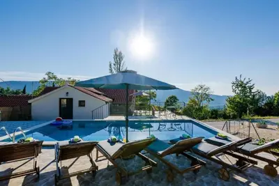 Villa rustique à Gruda avec piscine privée