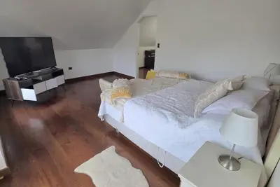 Image de Spacious 6-bedroom house in wonderful Puerto Varas with Ac