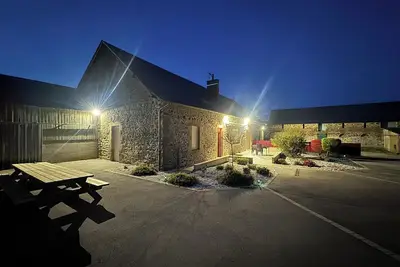 Image de gite 14 couchages idéal pour les familles et rassemblement, endroit calme.