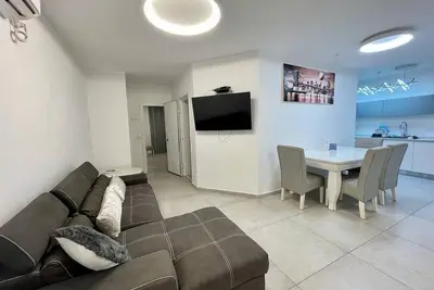 Image de Luxury 3-Bedroom Apartment with On The Sea Bat Yam