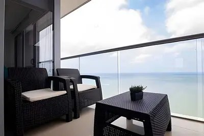 Image de Spectacular 2 bd apt on the 27th Floor-Morros City