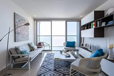 Image de Spectacular 2 Bedroom Apt -14th Floor Morros City
