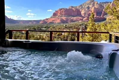 Image de Red Rock Studio w/ Private Hot Tub & Scenic Views!