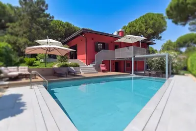 Image de Spacious Private Villa Pool Garden Few Steps from the Beach Lignano Riviera