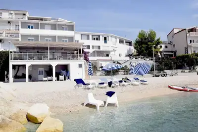 Image de Beachfront Villa Victoris – Private Sunbeds