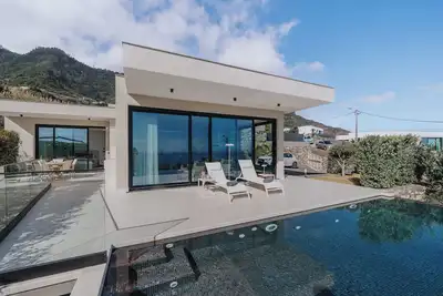 Image de Villa Guindaste Ii - Luxe avec piscine et vue sur la mer