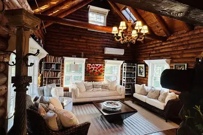 Image de Luxury Log Villa with Endless Pool, Hot Tub & Expansive Grounds