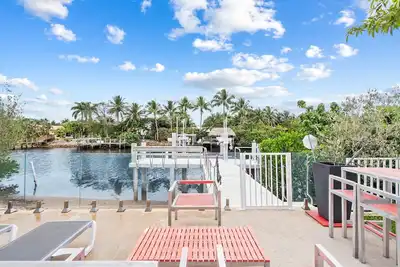 Image de Bright First‑Floor Apt w/Patio & Mini‑Golf