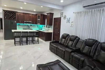 Image de Charming 2-bedroom 4 bed 2-full bathroom with Ac in Monte Adentro Salcedo