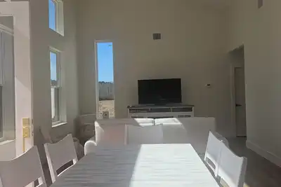 Image de Come enjoy this modern cabin in  Coldspring. Hiking, Biking, Lakes and more.