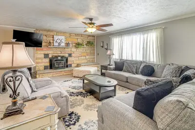 Image de 1/2 Mi to Kanawha River: Quiet Escape w/ Patio