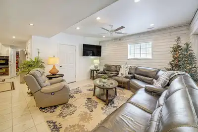 Image de Pool Table + Private Porch: Peaceful Apt in Belle