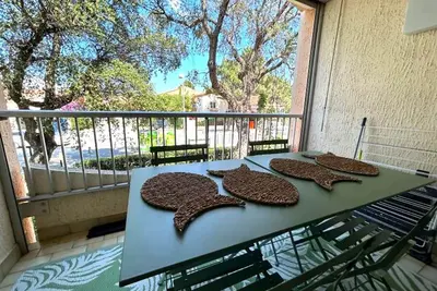 Image de Appartement climatisé avec parking, proche plage et commerces