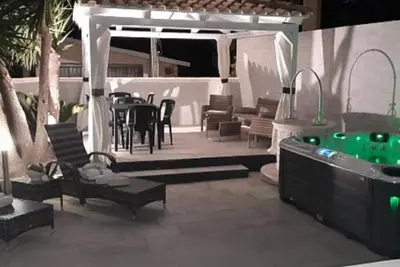 Image de Maison confortable et accueillante idéale pour familles, très proche de la mer