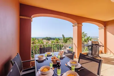 Image de Vista Baia, Meia Praia beach, Roof Terrace with Amazing Sea Views (2b)