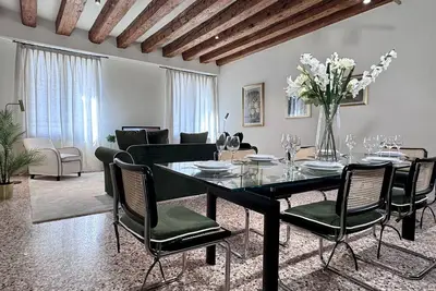 Image de Sensale Prestige Canal View