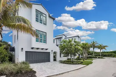 Image de Brand New Luxury Home in Fl Keys Gated Community