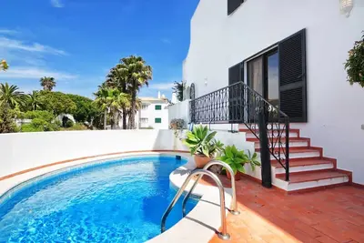 Image de Luxury Family Apt - Heated private pool