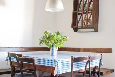 Image de Detached farmhouse surrounded by vineyards