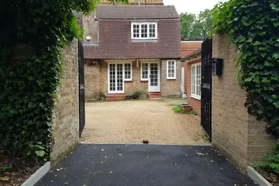 Image de Cozy 3-Bed near Heathrow/Windsor +Free Parking