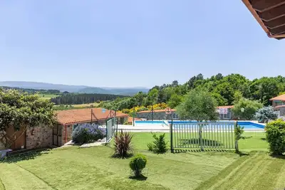 Image de Pension Casa Felisa avec piscine, jardin et Wi-Fi partagés